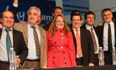 EL INTENDENTE ÁLVAREZ ACOMPAÑÓ A LA MINISTRA ALICIA KIRCHNER