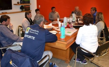 SE REUNIERON DIRECTORES DE DEPORTES