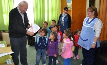 ALUMNOS DEL JARDIN PRESENTAN PROYECTO DE EDUCACION VIAL