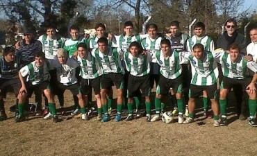 ROBERTS Y NEWBERY PUNTEROS. JUVENTUD Y ARGENTINO A TRES PUNTOS.