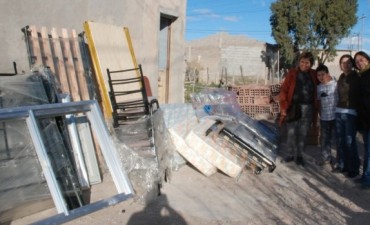 DESARROLLO SOCIAL ENTREGO MOBILIARIO A FAMILIAS CARENCIADAS