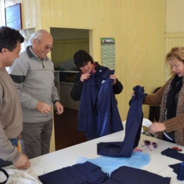 CONFECCIONAN UNIFORMES PARA TRABAJADORES MUNICIPALES