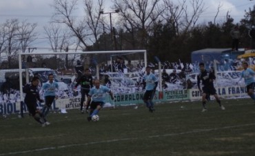 ARGENTINO GANO EL CLASICO Y DEPORTIVO SIGUE CON PUNTAJE IDEAL