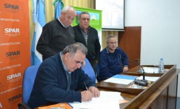 VIÑALES Y ALVAREZ FIRMARON UN CONVENIO CON LA COOPERATIVA