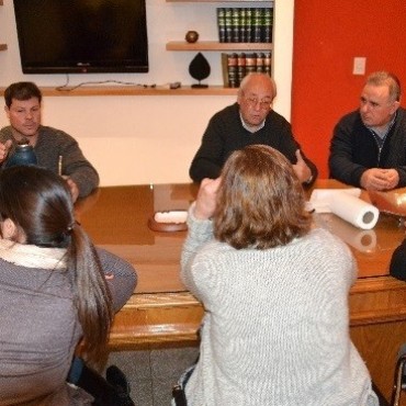 PRECANDIDATOS DEL FRENTE SE REUNIERON CON VIÑALES