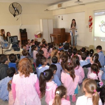 CHARLA PARA PROMOVER HABITOS PARA UNA VIDA SALUDABLE