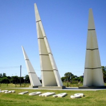 ¿QUE SE VOTA EN TRES LOMAS?